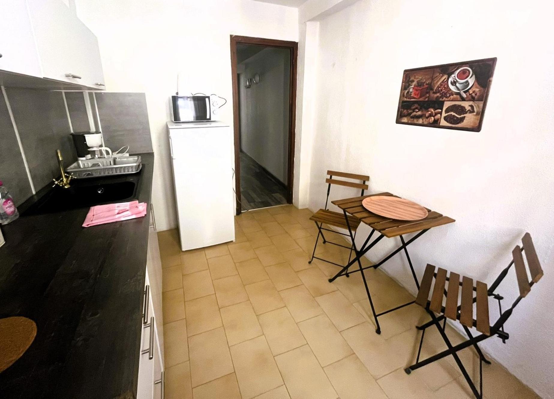 Apartamento Au Pied Des Remparts 10 Rue Saint Jean Villefranche-de-Conflent Exterior foto